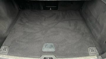 2017 Volvo 2.0 D4 Momentum Auto Euro 6 5-door (Black) - Image: 26