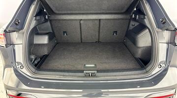 2024 Volkswagen 2.0 TDI R-Line DSG Euro 6 5-door (Grey) - Image: 32