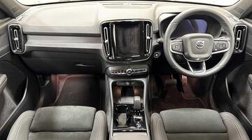 2025 Volvo 2.0 B4 MHEV Plus DCT Auto Euro 6 5-door (Black) - Image: 10