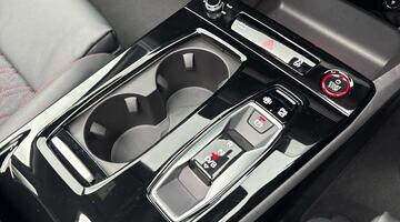 2025 Audi SQ6 SUV Edition 1 e-tron 360,00 kW (Black) - Image: 23