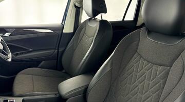 2025 Volkswagen 2.0 TDI Match DSG Euro 6 5-door (Blue) - Image: 36