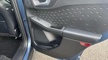 2021 Ford EcoBlue Titanium Edition Auto Euro 6 5-door (Blue) - Image: 25