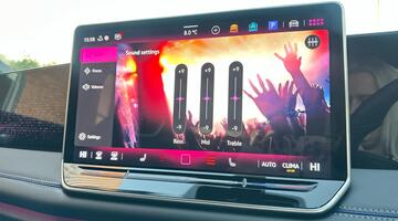 2025 Volkswagen ETSI MHEV R-Line DSG Euro 6 5-door (Blue) - Image: 57