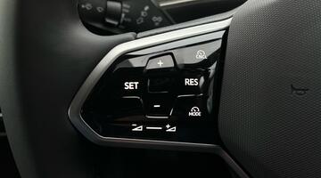 2025 Volkswagen Pro 77kWh Match Plus Fastback Auto 5-door (Grey) - Image: 19