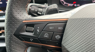 2025 CUPRA EHybrid 25.8kWh V2 DSG Euro 6 5-door (Blue) - Image: 19