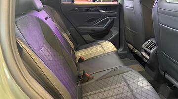 2026 Volkswagen R-Line 1.5 TSI eHybrid 204 PS 6-Speed DSG 5-door (Green) - Image: 26