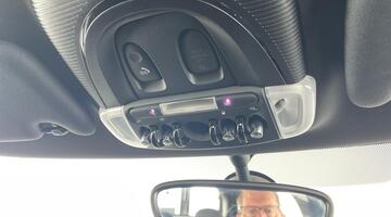 2021 MINI Cooper Sport Euro 6 5-door (Red) - Image: 15