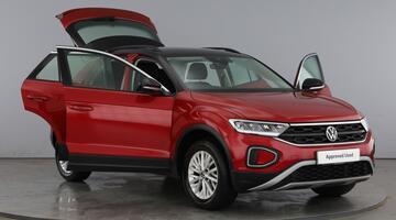 2023 Volkswagen TSI Life Euro 6 5-door (Red) - Image: 9