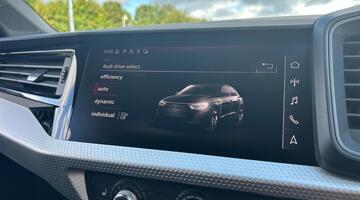 2025 Audi 1.0 TFSI 30 S line Sportback Euro 6 5-door (Green) - Image: 37