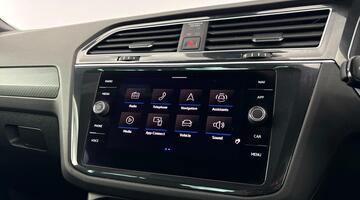 2021 Volkswagen TSI R-Line DSG Euro 6 5-door (Black) - Image: 18