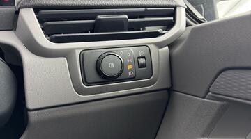 2025 Volkswagen 2.0 TDI T28 Commerce Plus FWD SWB Euro 6 5-door (White) - Image: 13