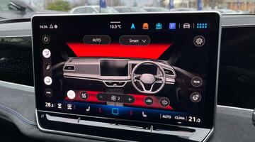 2025 Volkswagen ETSI MHEV R-Line DSG Euro 6 5-door (Grey) - Image: 16