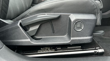 2025 Audi 45 S line Auto 5-door 82kWh (Blue) - Image: 15