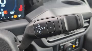 2026 Ford 320 Duratec 11.8kWh Sport Crew Van Auto Euro 6 5-door (Grey) - Image: 15