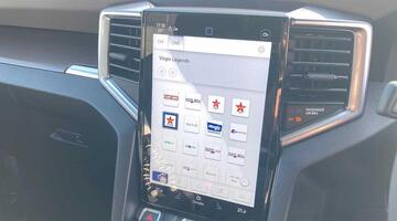 2025 Volkswagen 2.0 TDI Style Auto 4Motion Euro 6 4-door (Red) - Image: 31