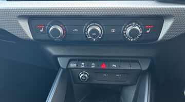 2025 Audi TFSI 35 S line Sportback S Tronic Euro 6 5-door (White) - Image: 36