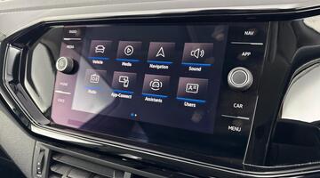 2023 Volkswagen 1.0 TSI Black Edition Euro 6 5-door (White) - Image: 18