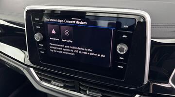 2025 Volkswagen 2.0 TSI R DSG 4Motion Euro 6 5-door (Black) - Image: 26