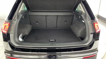 2022 Volkswagen TSI Active Euro 6 5-door (Black) - Image: 29