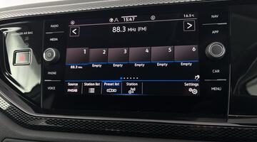 2025 Volkswagen 1.0 TSI Match DSG Euro 6 5-door (White) - Image: 15