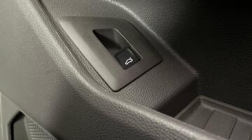 2025 Volkswagen 2.0 TDI Style Long MPV DSG Euro 6 5-door (Grey) - Image: 25