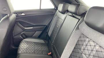 2025 Volkswagen TSI R-Line DSG Euro 6 5-door (Silver) - Image: 32