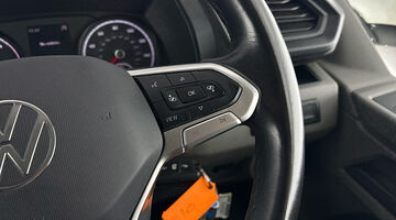 2022 Volkswagen 2.0 TDI T3Highline FWD SWB Euro 6 5-door (White) - Image: 23