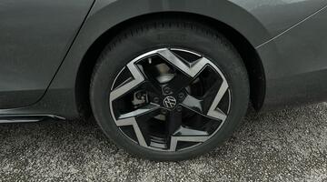 2025 Volkswagen ETSI MHEV R-Line DSG Euro 6 5-door (Grey) - Image: 31