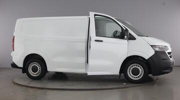 2025 Volkswagen T32 65kWh Commerce Plus Auto RWD SWB 5-door (White) - Image: 10