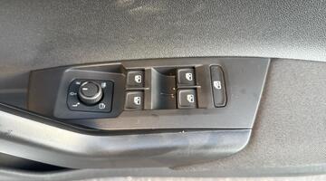 2025 Volkswagen 1.0 TSI Life Euro 6 5-door (White) - Image: 20