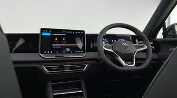 2025 Volkswagen ETSI MHEV R-Line DSG Euro 6 5-door (Black) - Image: 27