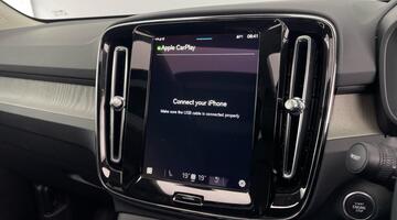 2025 Volvo 2.0 B3 MHEV Ultra Bright DCT Auto Euro 6 5-door (Blue) - Image: 23