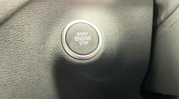 2025 Volvo 2.0 B4 MHEV Plus DCT Auto Euro 6 5-door (Grey) - Image: 29