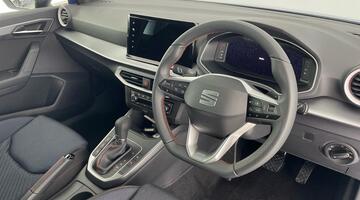 2025 SEAT 1.0 TSI FR Black Edition DSG Euro 6 5-door (Multicolour) - Image: 6