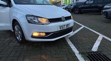 2017 Volkswagen TSI BlueMotion Tech Match Euro 6 5-door (White) - Image: 43