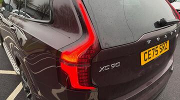 2025 Volvo 2.0 T8 18.8kWh Ultra Dark Auto 4WD Euro 6 5-door (Red) - Image: 28