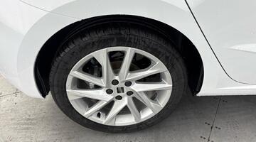 2025 SEAT 1.0 TSI FR DSG Euro 6 5-door (White) - Image: 16
