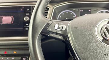 2018 Volkswagen 1.0 TSI Design Euro 6 5-door (Red) - Image: 24