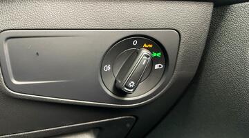 2022 Volkswagen TSI Active Euro 6 5-door (Black) - Image: 24