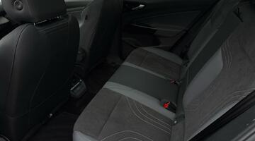 2025 Volkswagen Pro 77kWh Match Auto 5-door (Black) - Image: 13