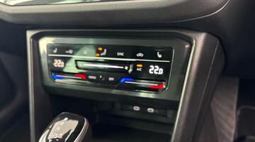 2021 Volkswagen 2.0 TDI R-Line DSG Euro 6 5-door (Grey) - Image: 7