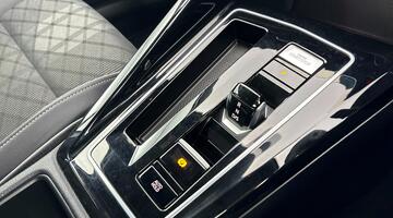 2024 Volkswagen ETSI MHEV R-Line DSG Euro 6 5-door (White) - Image: 23