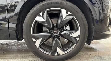 2025 CUPRA ETSI V2 DSG Euro 6 5-door (Black) - Image: 5