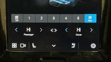 2025 Volvo 2.0h T6 18.8kWh Plus Black Edition Auto Euro 6 5-door (Black) - Image: 40