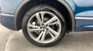 2024 Volkswagen TSI R-Line Edition DSG Euro 6 5-door (Blue) - Image: 26