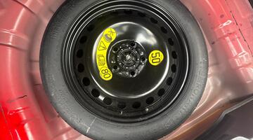 2020 Ford EcoBlue Zetec Euro 6 5-door (Red) - Image: 14