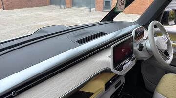 2024 Volkswagen Pro 77kWh Life Auto 5-door (Multicolour) - Image: 20