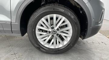 2023 Volkswagen 1.0 TSI Life Euro 6 5-door (Grey) - Image: 5