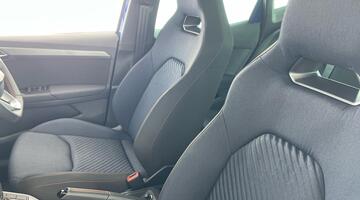 2025 SEAT 1.0 TSI FR Black Edition DSG Euro 6 5-door (Multicolour) - Image: 33