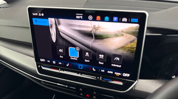 2025 Volkswagen 2.0 TSI R DSG 4Motion Euro 6 5-door (Black) - Image: 27